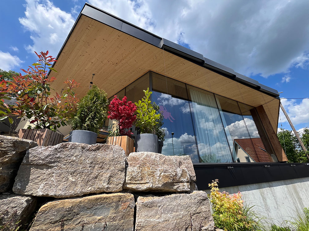 Uwe Maier Holzbau – Moderner Wohnraum auf Garage